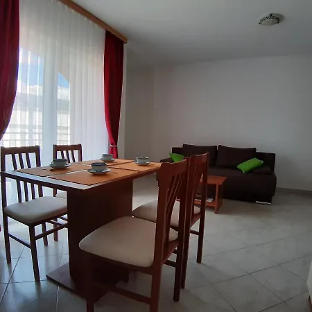 Mihael Apartamento Malinska