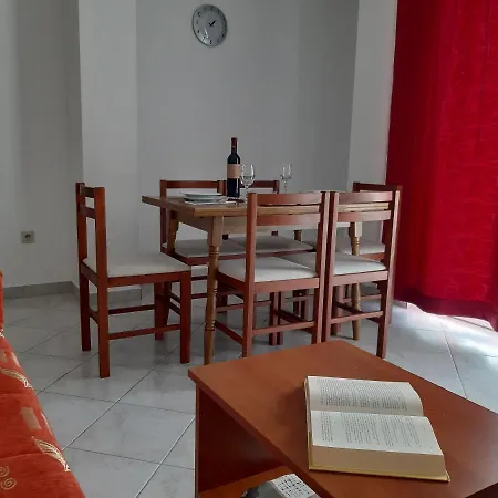 Mihael Apartment *