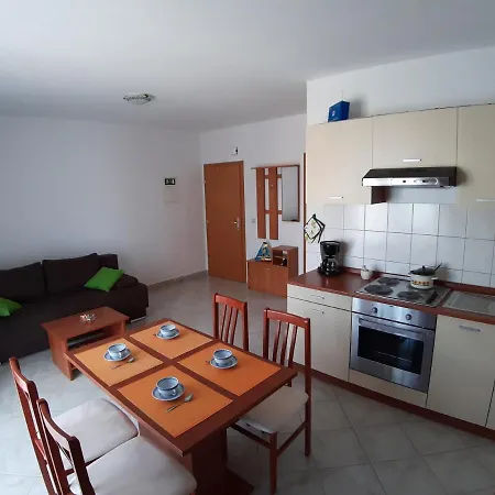 Apartment Mihael Malinska